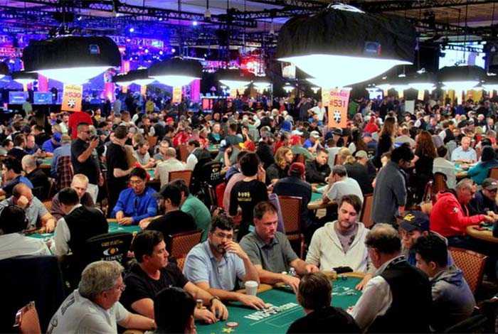 Фризаут в покере: особенности турниров и стратегии